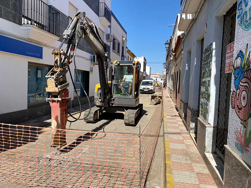 Renovada la red de saneamiento de la C/. Navarro Sez