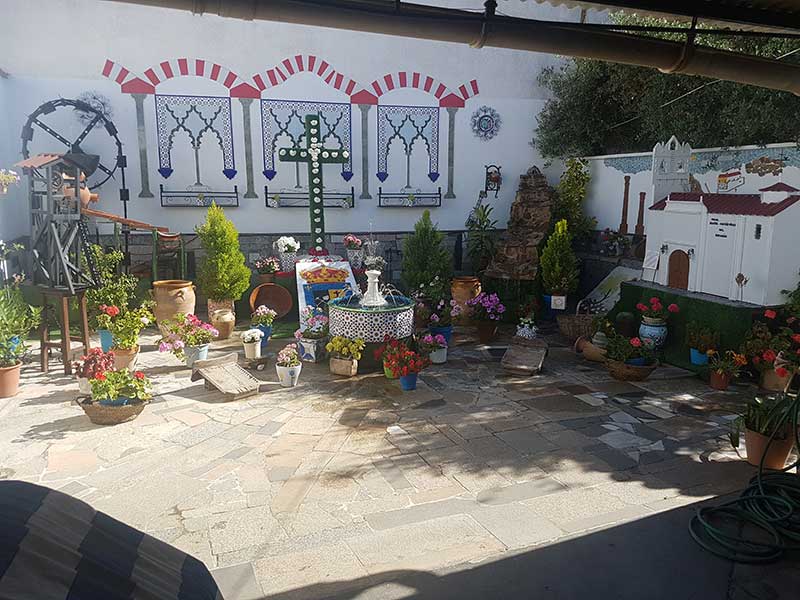 Cruz y Patio Cordobs fuera de concurso