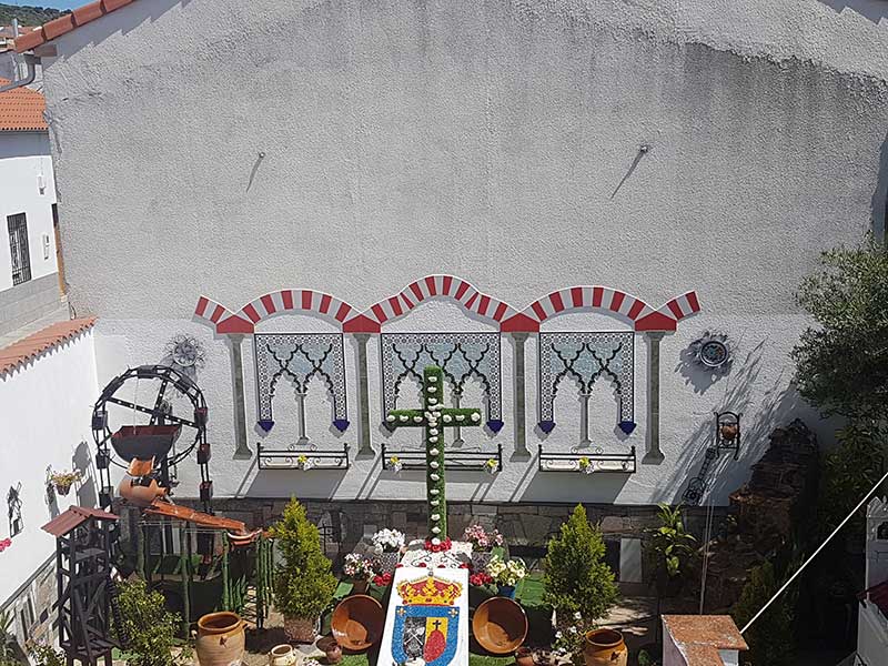 Cruz y Patio Cordobés fuera de concurso