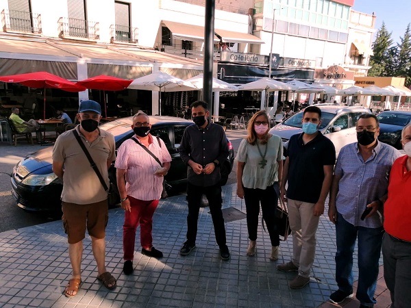 Afiliados junto a senadores