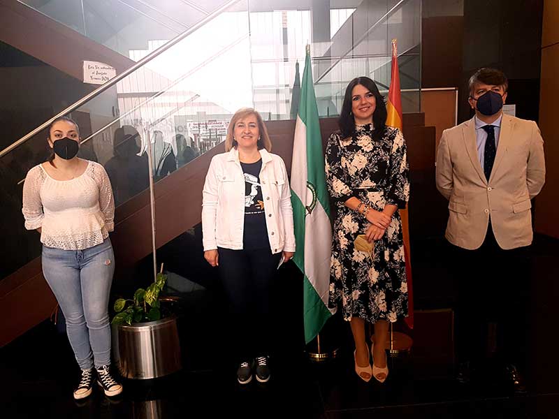 La Delegada de Justicia visita la Sede Judicial de Pearroya