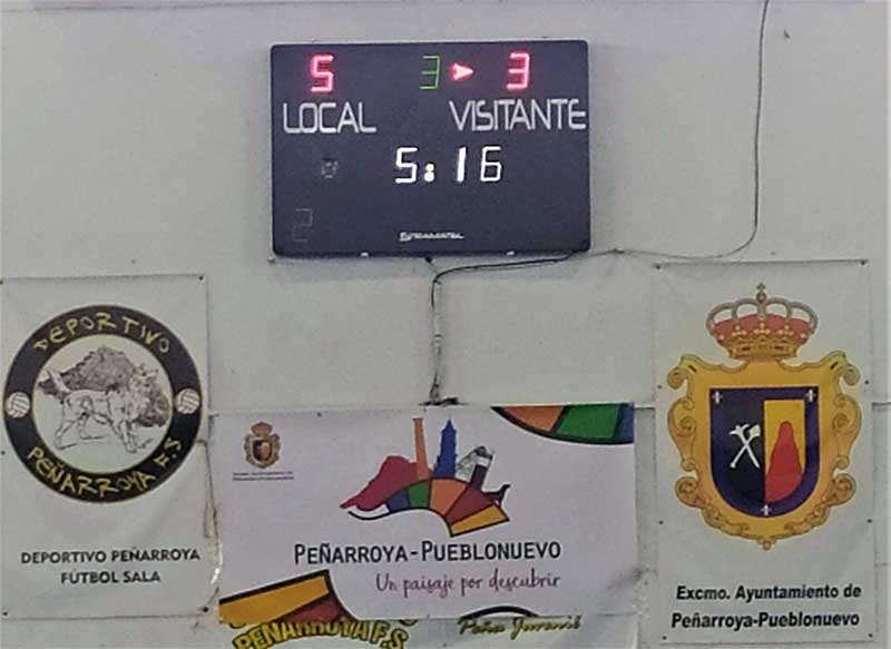 Renuevan el marcador del polideportivo municipal