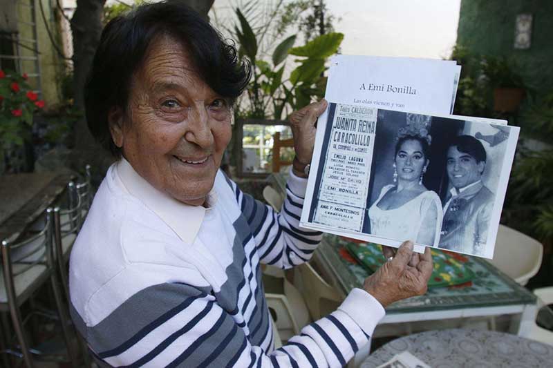 Distincin de Hijo Predilecto a Emi Bonilla