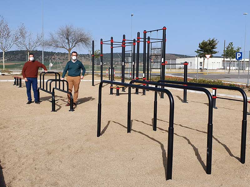 Finaliza la construcción del parque de calistenia