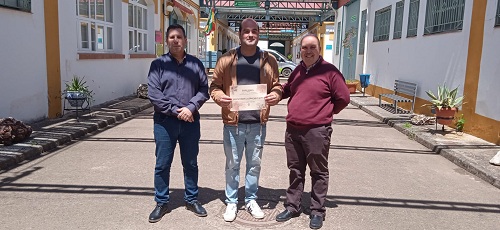 premios del Concurso de Cruces Mayo