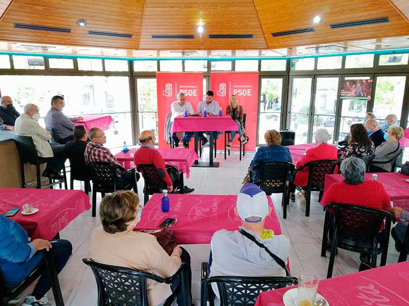 Encuentro con colectivos de vecinos de Pearroya-Pueblonuevo