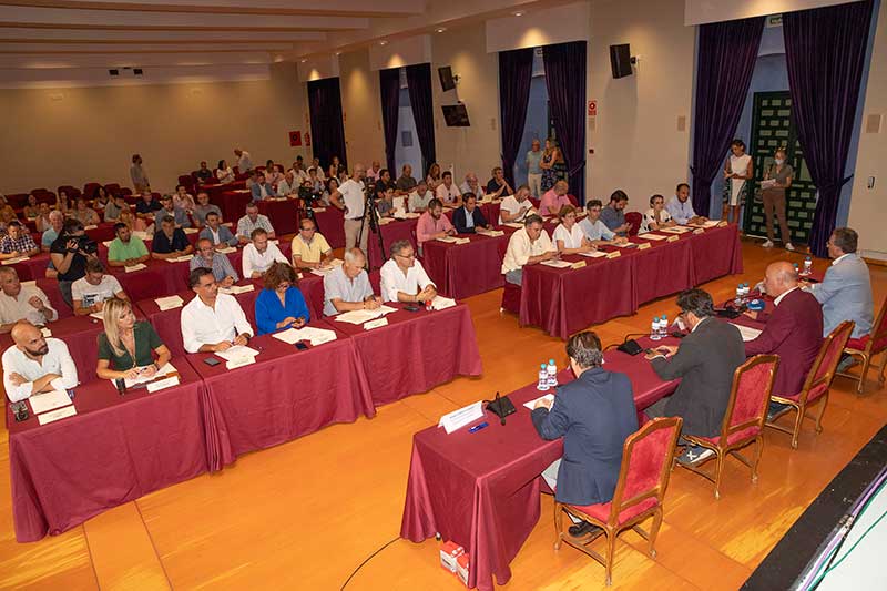 Firmas de un convenio de colaboracin