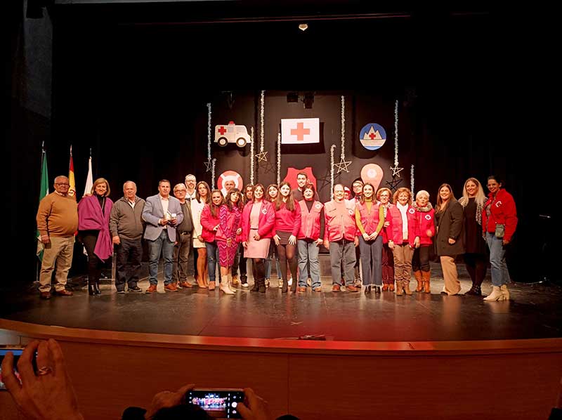 Voluntarios y autoridades