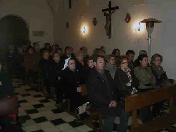 Las im�genes de San Ant�n y un Crucificado 