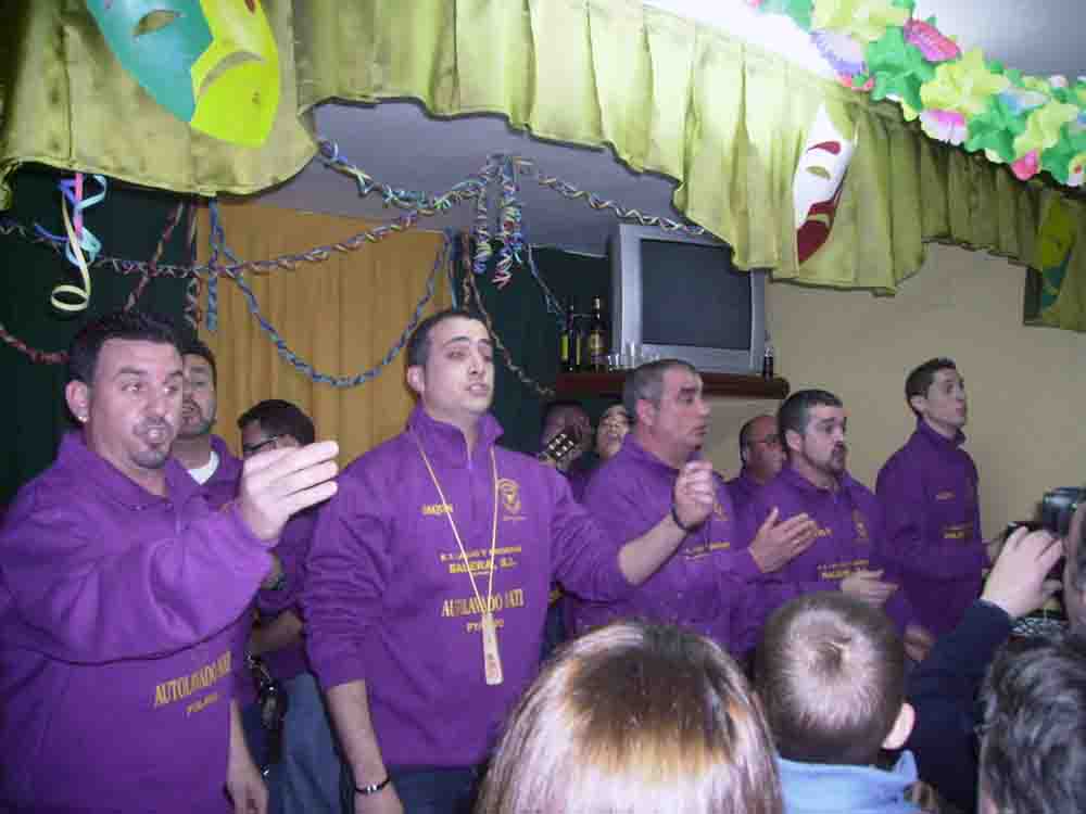 Presentación de la comparsa Las 12 y Sereno