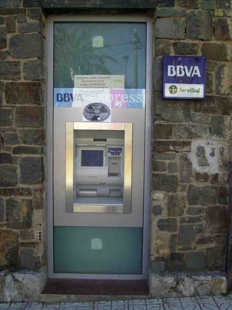 Ponen en funcionamiento  un cajero en Pe�arroya