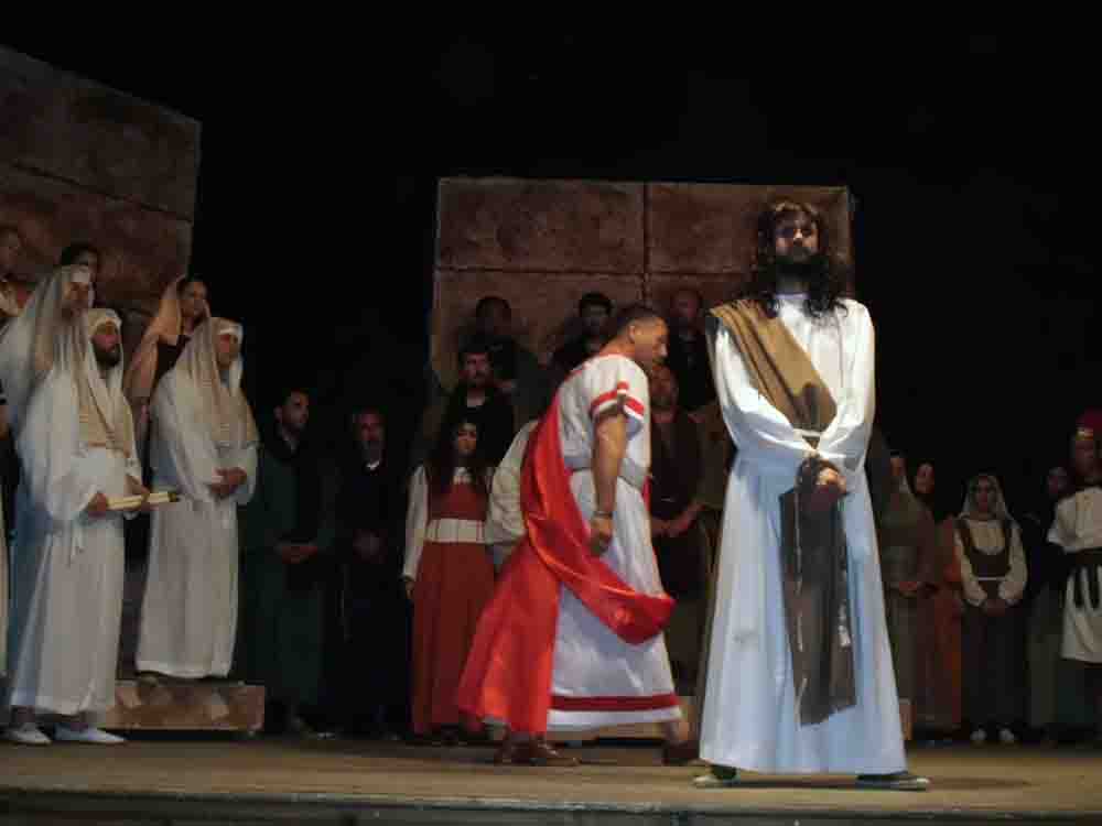 Fuente Obejuna escenifica la Pasi�n de Cristo