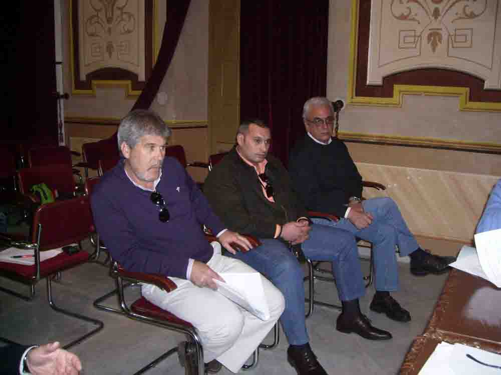 Reuni�n afectados electrificaci�n rural