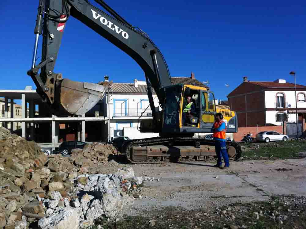 Amador Marcado dando instrucciones a los alumnos