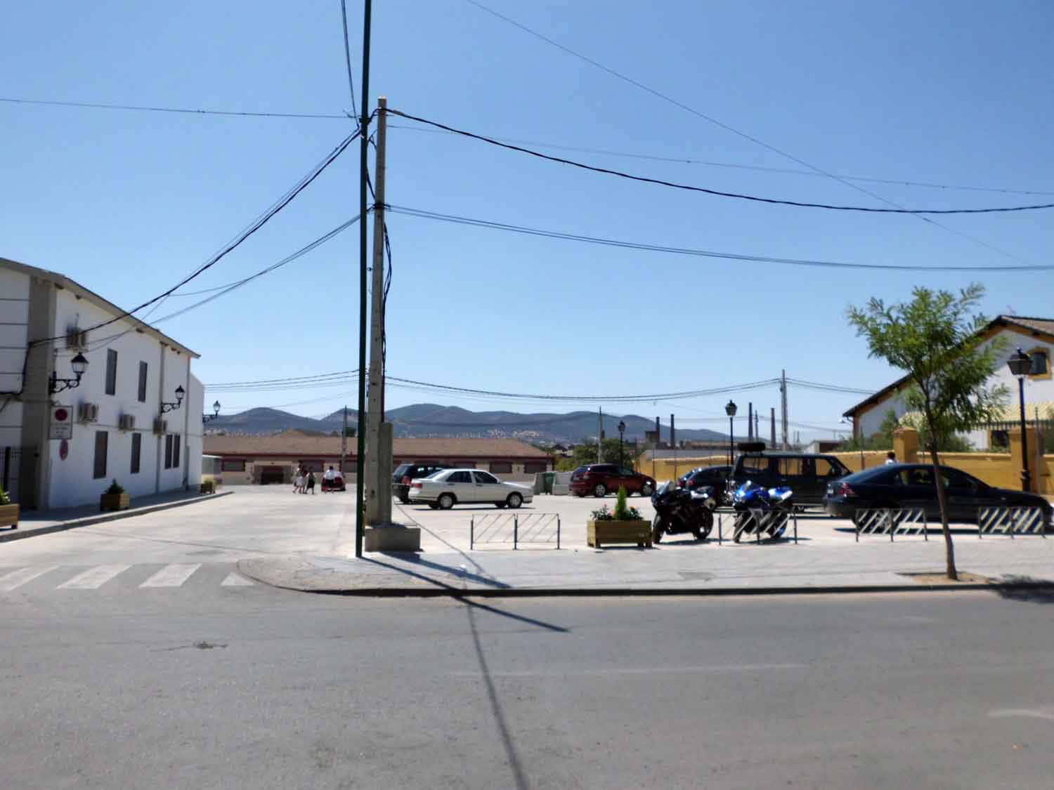 Aparcamientos en el antiguo edificio de UGT