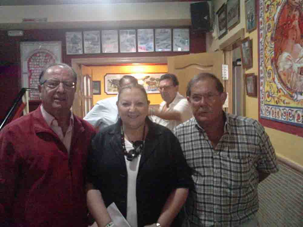 Do�a Muriel Feiner, Daniel Solano y Miguel Sanchez pintor taurino
