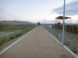 V�a verde de `La Maquinilla` a su paso por el Pol�gono Industrial `El Antol�n`