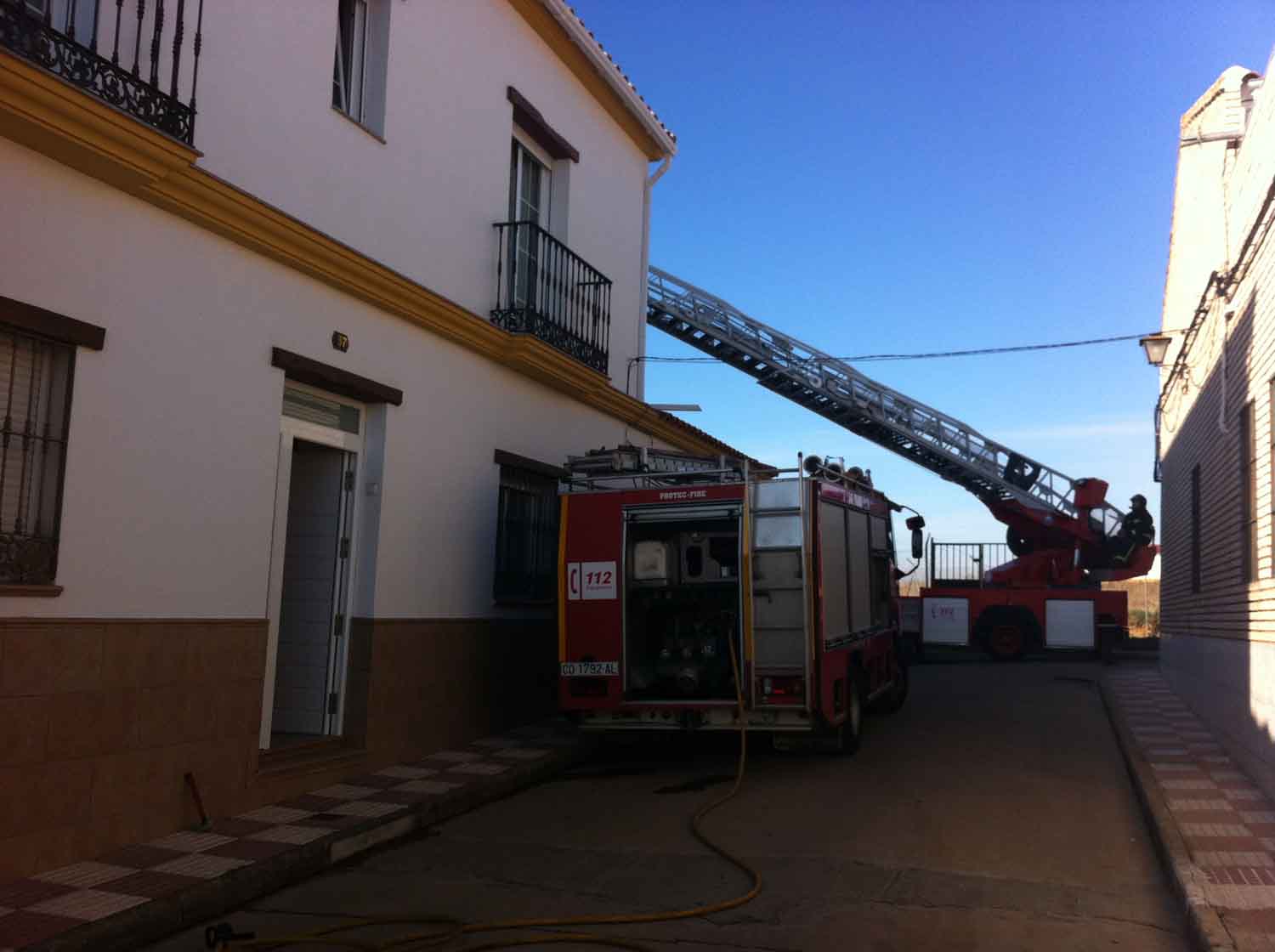 Una chimenea de le�a causante de la intervenci�n de los bomberos