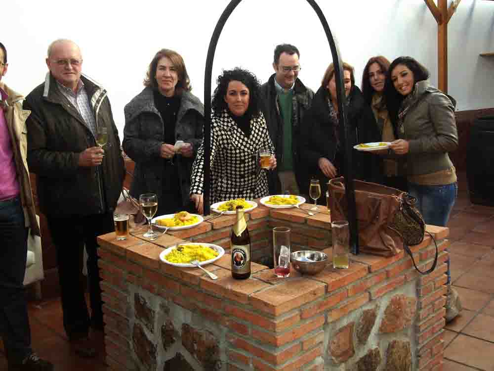      Pub �HQ� celebra el puente festivo