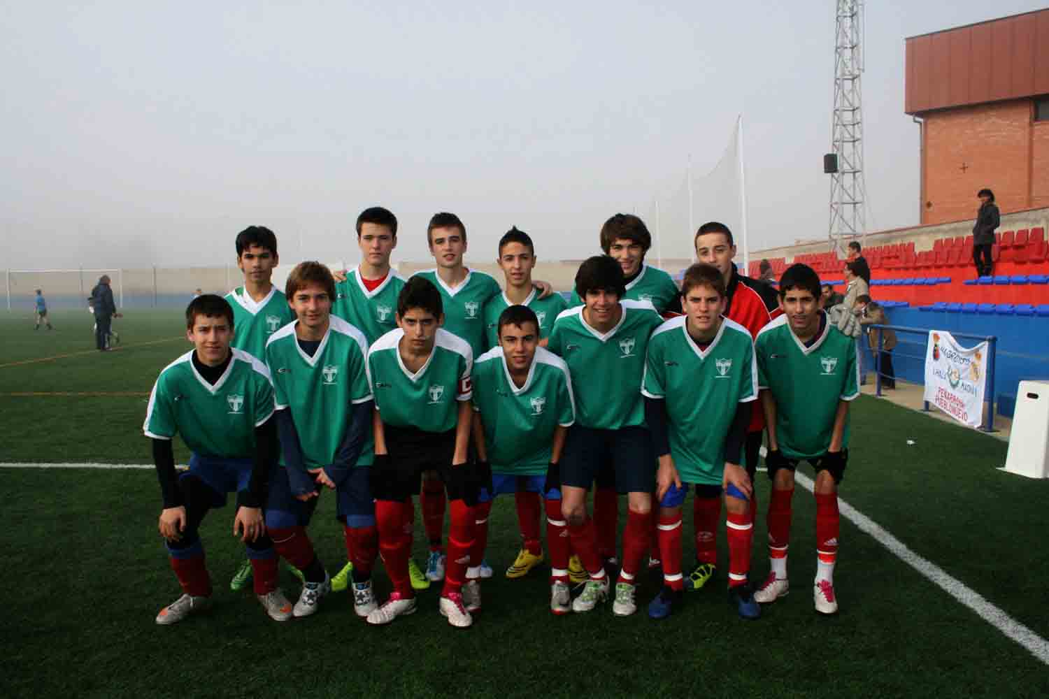 Encuentro de pe�as locales del Real Madrid y Barcelona