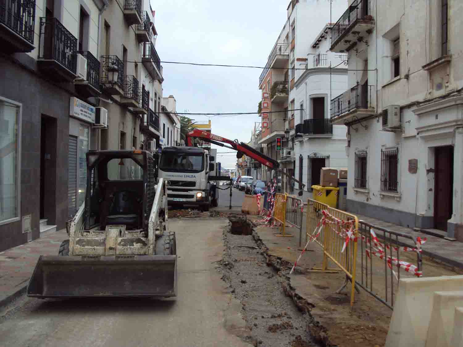 Sustituyen 30 metros de tuber�as en  Garc�a Lorca