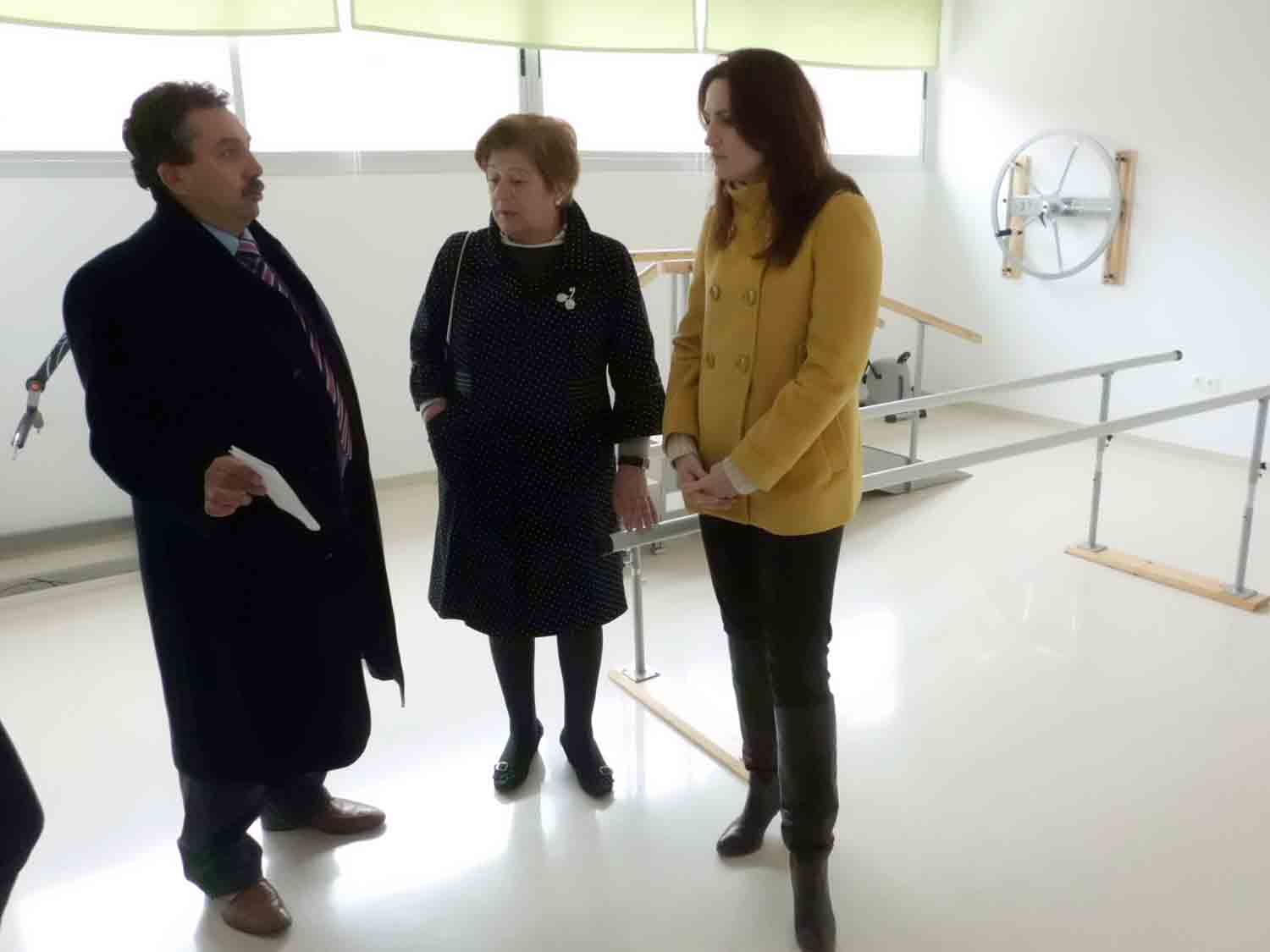 La delegada Silvia Ca�ero junto a Alonso Lorenzo e Ignacia Guzman 