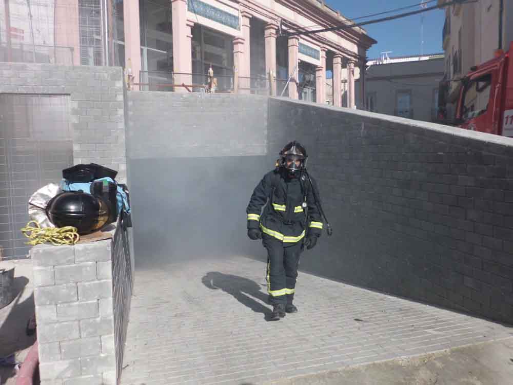 Ejercicio de rescate de accidentados en un parking subterr�neo