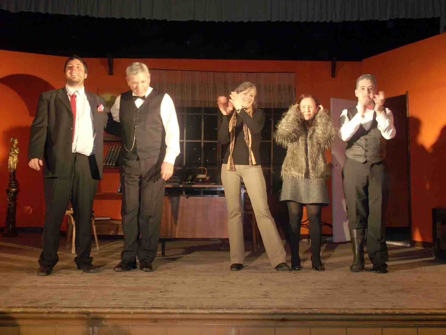 Representaci�n de la obra de teatro �75 Pu�aladas� 