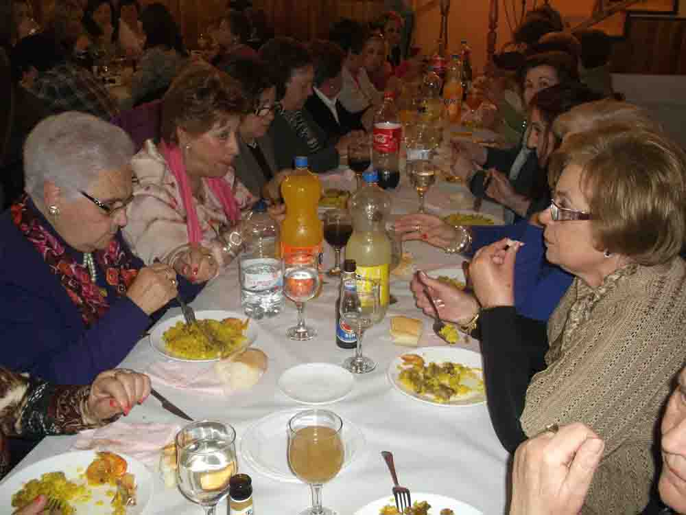    Dentro del amplio abanico de actividades que se han organizado para celebrar el d�a de la Mujer, tuvimos la tarde del viernes 9 de Marzo una sesi�n de aerobit�n en el Polideportivo Municipal Cubierto de Fuente Obejuna dirigida a las mujeres del municip