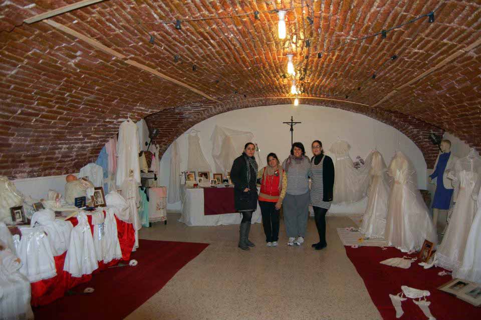 AFAMMER organiza una bella exposici�n