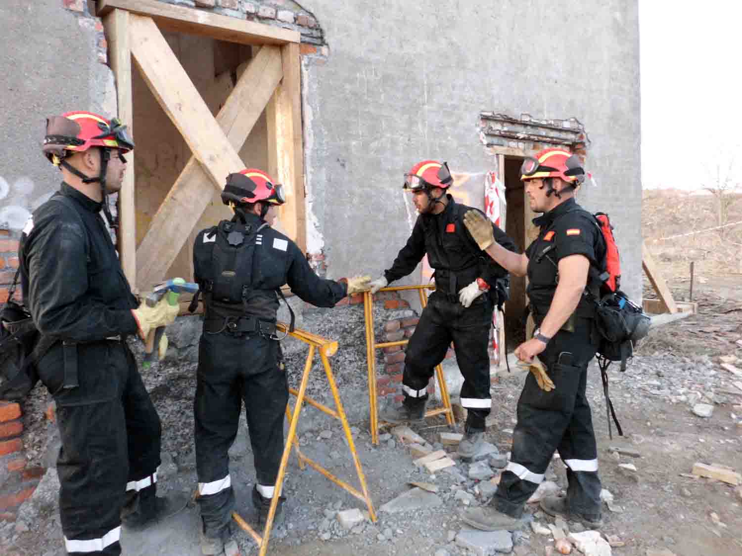 Jornadas de trabajo de la UME en Pe�arroya