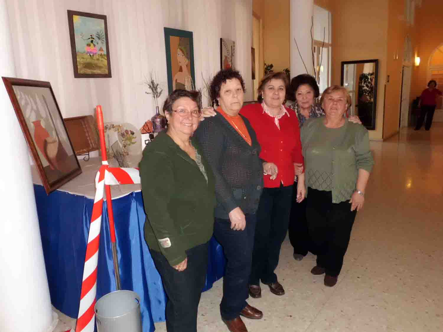 Exposici�n de manualidades en el Centro de D�a