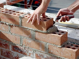 Jvenes se forman en el oficio de la albailera