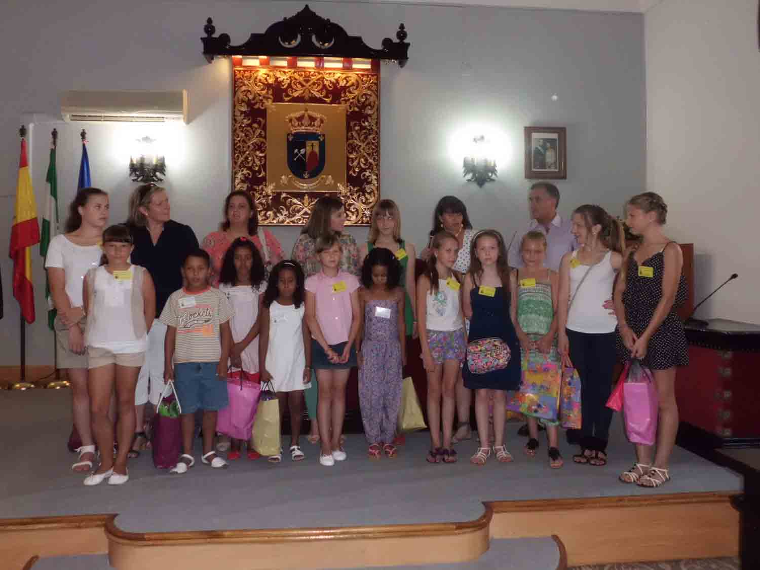 Acto de bienvenida de los nios bielorrusos y saharauis