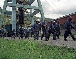 Relevo en un pozo minero