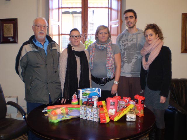 Campaa solidaria de la Asociacin Desde la Cima 