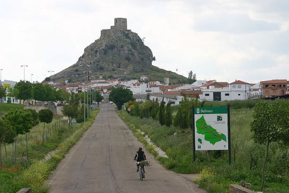 La marcha a pie partir de la parada de autobuses de Belmez