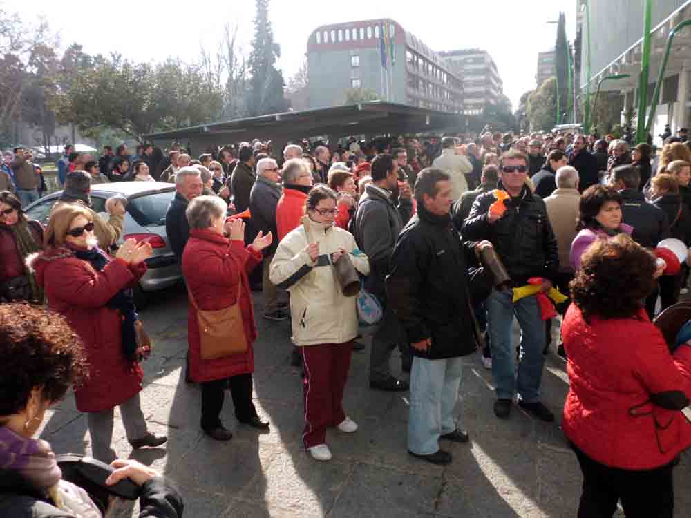 Cacerolada  belmezana en la Subdelegacin 
