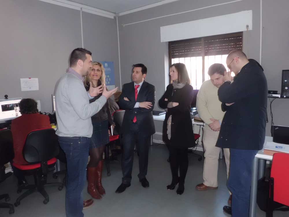 Expsito visita el centro Guadalinfo de Pearroya