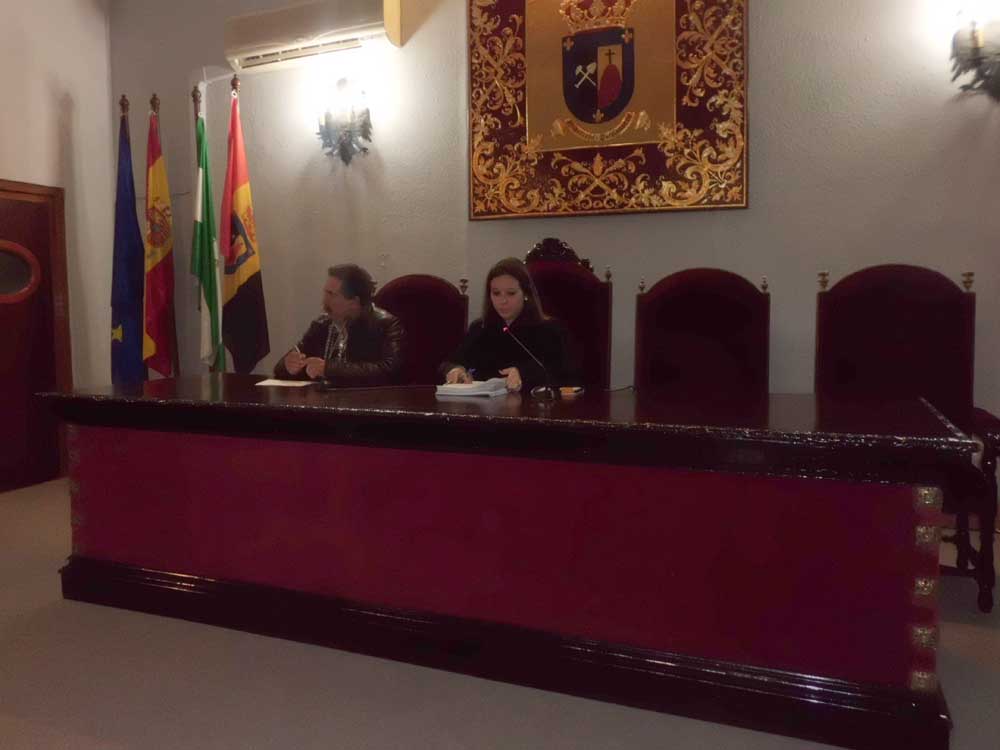 PSOE: `Han incrementado la deuda en casi un milln de euros`