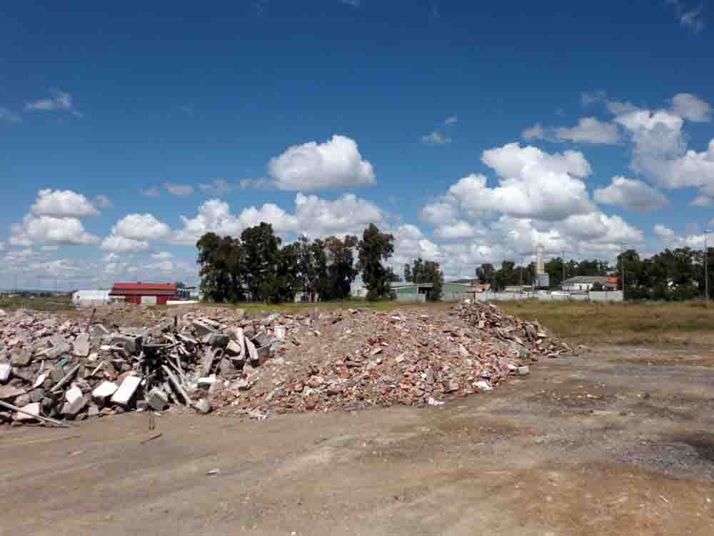 Vertedero incontrolado de materiales 