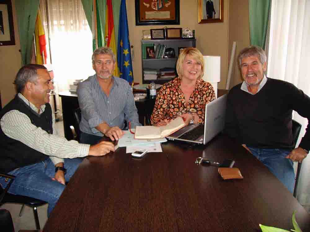 Autoridades y responsable de Energas Renovables del Guadiato