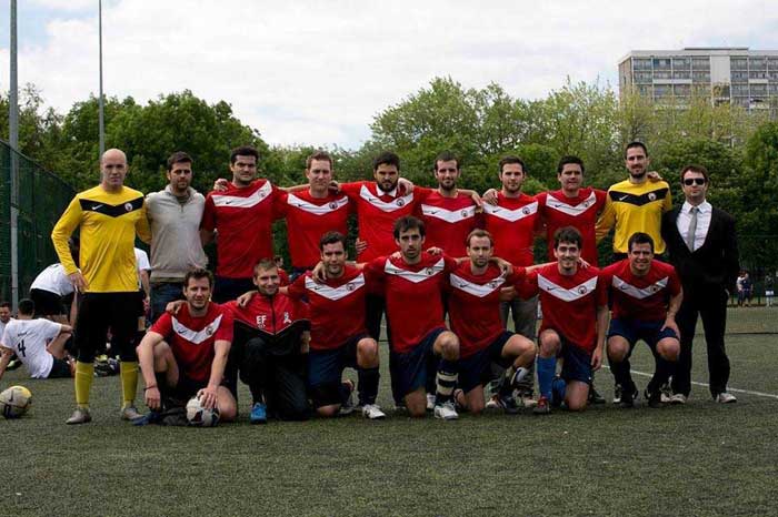 Jos�  Ignacio es el tercero de arriba izda.