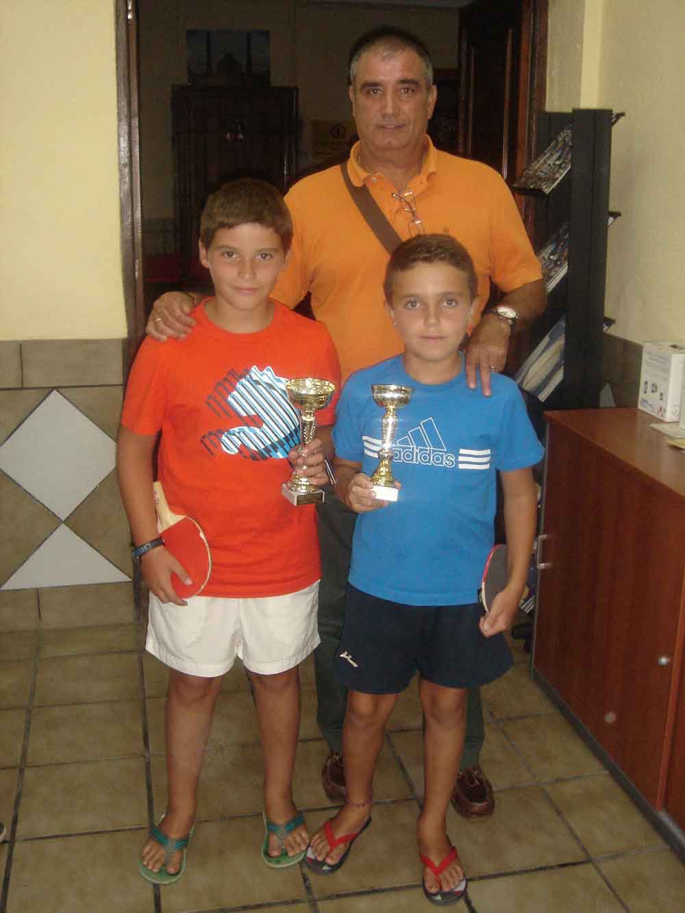 Campeonato infantil de tenis de mesa