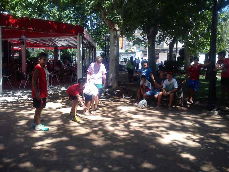 Torneo infantil de petanca de Feria