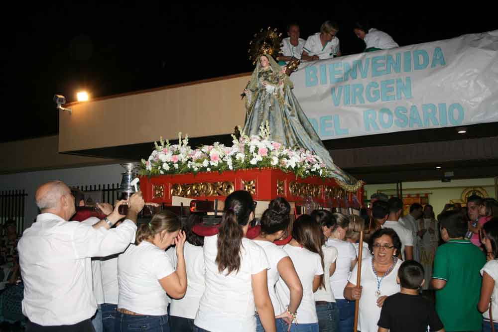 La Virgen del Rosario deja la Parroquia Santa Brbara
