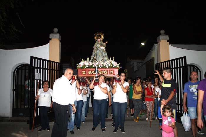La Virgen del Rosario deja la Parroquia Santa Brbara