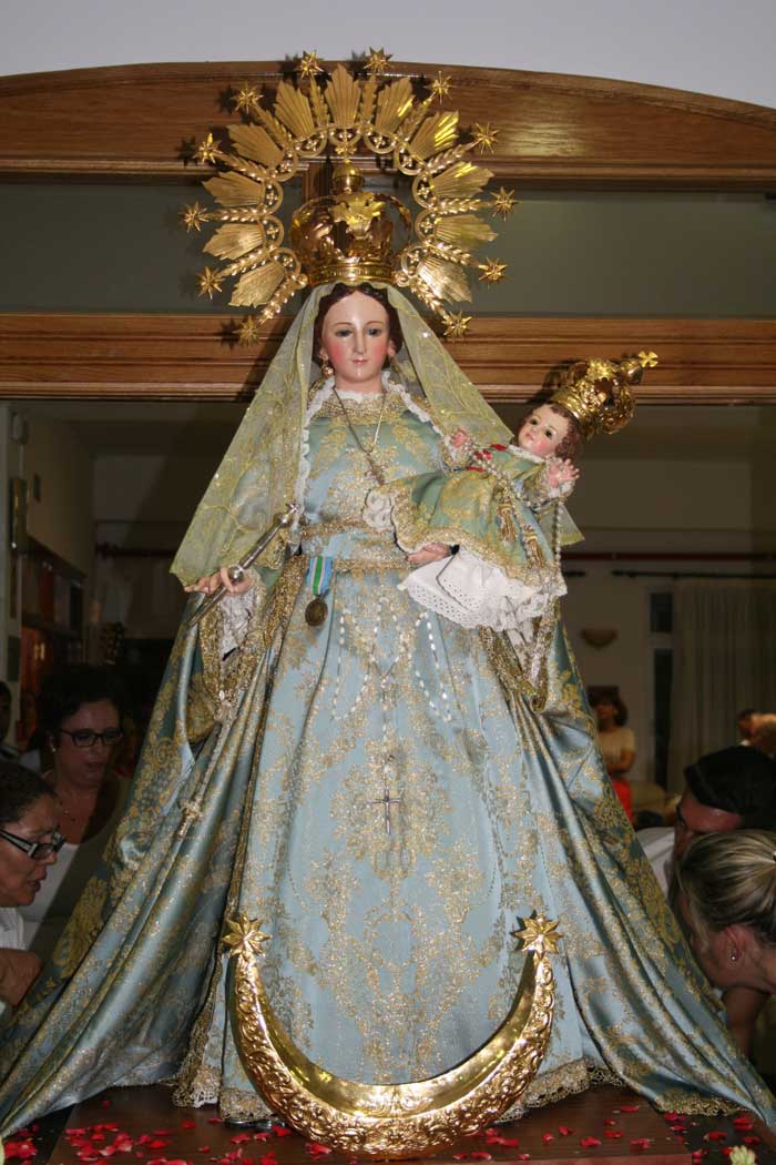 La Virgen del Rosario deja la Parroquia Santa Brbara
