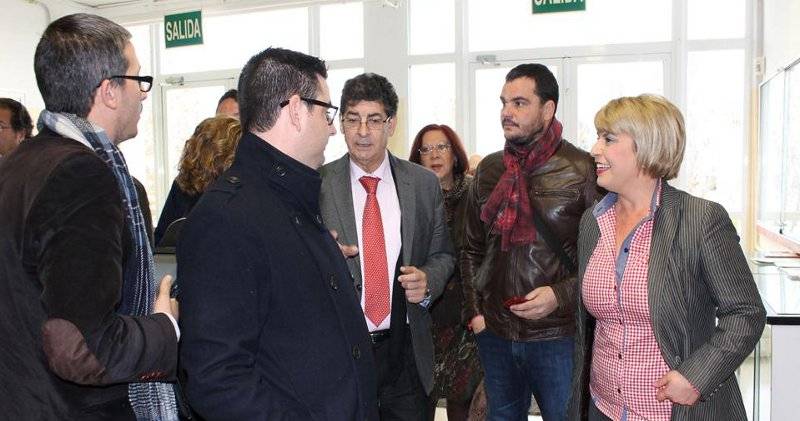 El vicepresidente de la Junta se re�ne con Aurora Rubio