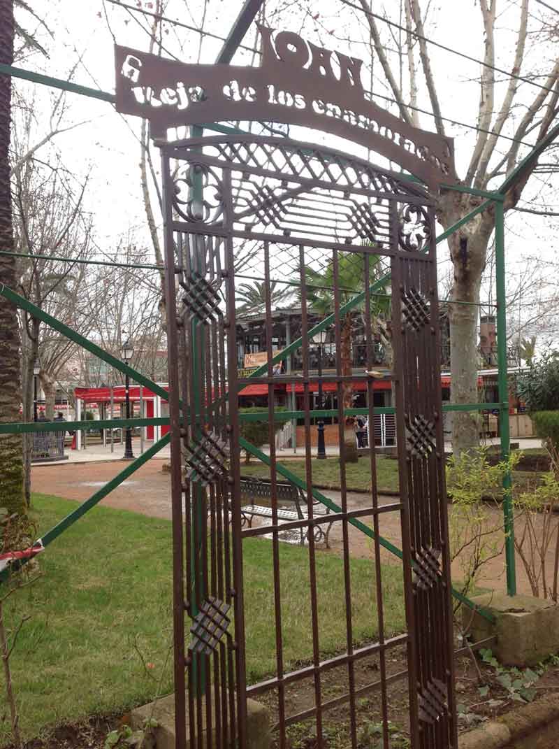 Reja de los enamorados de joyera Loan